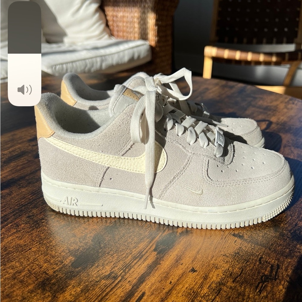 Women’s Nike Air Force 1 Low SE Suede Casual Shoes Size 7.5